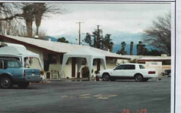 Hemet Valley Travel Trailer Park in Hemet, CA - Foto de edificio