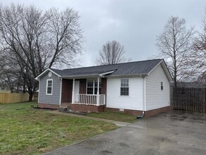 3412 Oak Park Terrace in Clarksville, TN - Building Photo - Building Photo