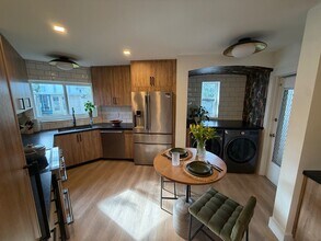 818 SE 4th St, Unit 205 in Fort Lauderdale, FL - Foto de edificio - Building Photo