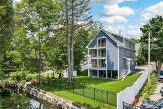 8 Water St in Meredith, NH - Building Photo - Building Photo