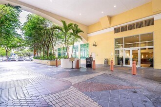 7350 SW 89th St in Miami, FL - Building Photo - Building Photo