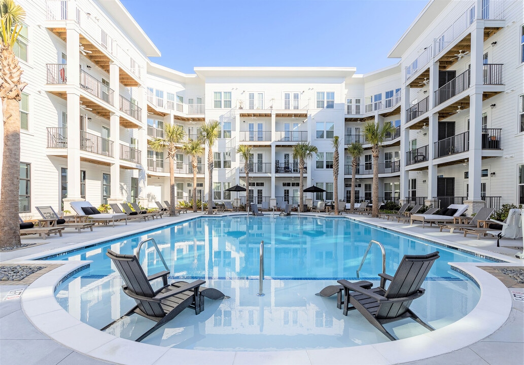 Avalon at James Island in Charleston, SC - Building Photo
