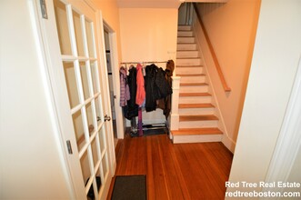 74 Brooks St, Unit 2 in Boston, MA - Building Photo - Building Photo