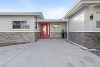 5330 Bayshore Ave, Unit 31 in Cape Coral, FL - Building Photo - Building Photo