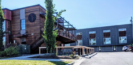 2802 Turnagain St, Unit 3 in Anchorage, AK - Foto de edificio - Building Photo