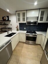 4060 Huerfano Ave, Unit 326 in San Diego, CA - Foto de edificio - Building Photo