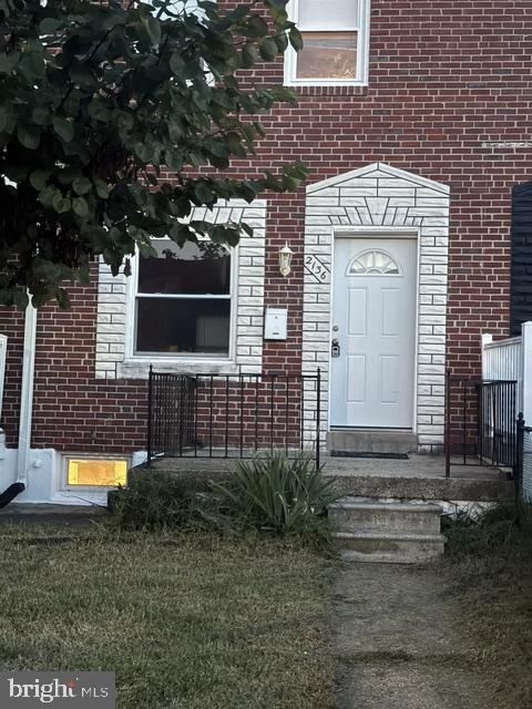 property at 2136 Redthorn Rd