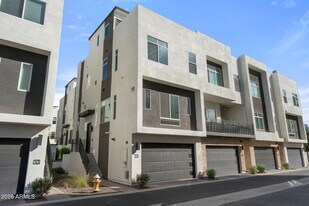 1717 E Morten Ave in Phoenix, AZ - Building Photo