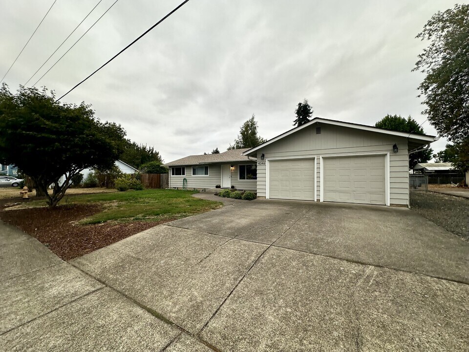 4346 Mahrt Ave SE in Salem, OR - Building Photo