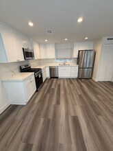 1551 Yale St, Unit C in Santa Monica, CA - Foto de edificio - Building Photo