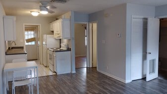 502 Oak Circle Dr, Unit C5 in Myrtle Beach, SC - Building Photo