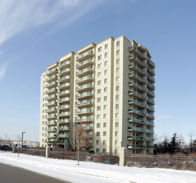 Auburn Towers in Cambridge, ON - Building Photo - Building Photo