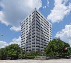 120 Ralph McGill Blvd NE, Unit 501 in Atlanta, GA - Building Photo