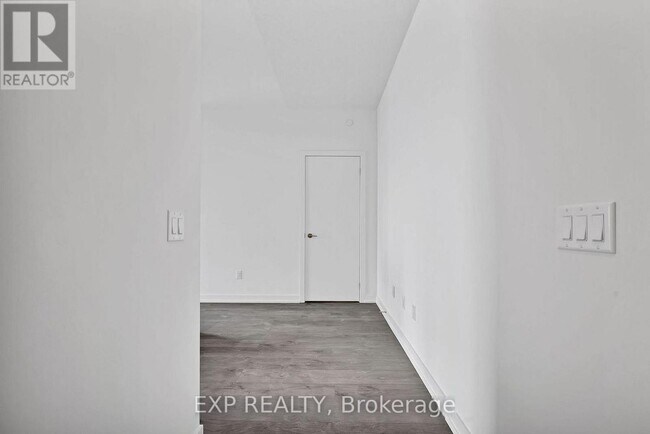 55 Duke St W in Kitchener, ON - Building Photo - Building Photo