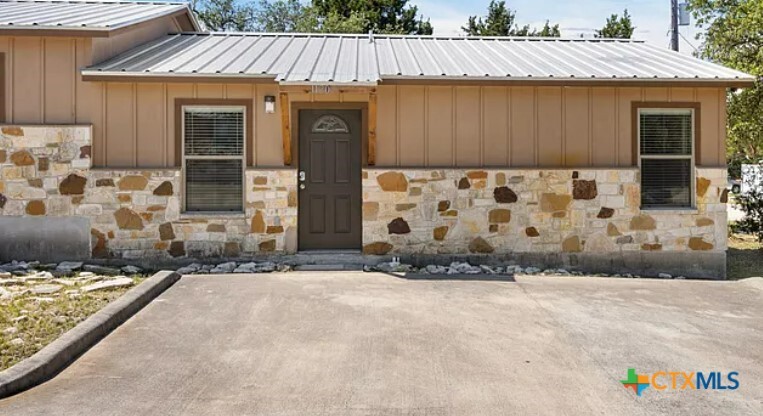 1126 Indian Hollow in Spring Branch, TX - Building Photo