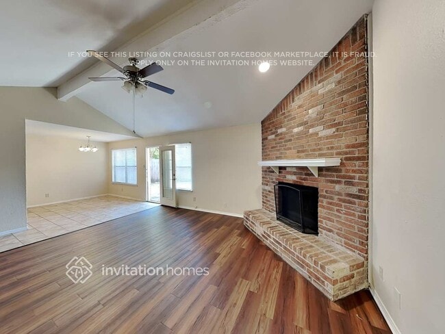 1229 N Creek Dr in Saginaw, TX - Building Photo - Building Photo