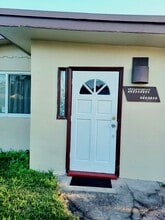 4216 SW 51st St, Unit Spacious Loft home in Fort Lauderdale, FL - Building Photo - Building Photo