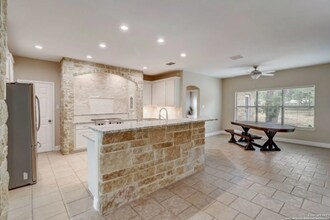 471 Rose Blossom Loop in La Vernia, TX - Building Photo - Building Photo