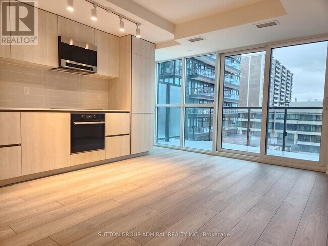 120 Broadway Ave in Toronto, ON - Building Photo - Building Photo