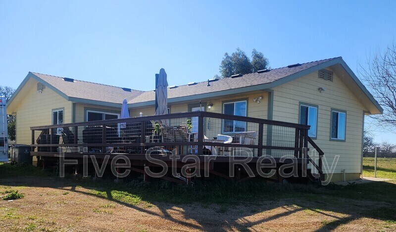4279 Fruitland Rd in Marysville, CA - Building Photo