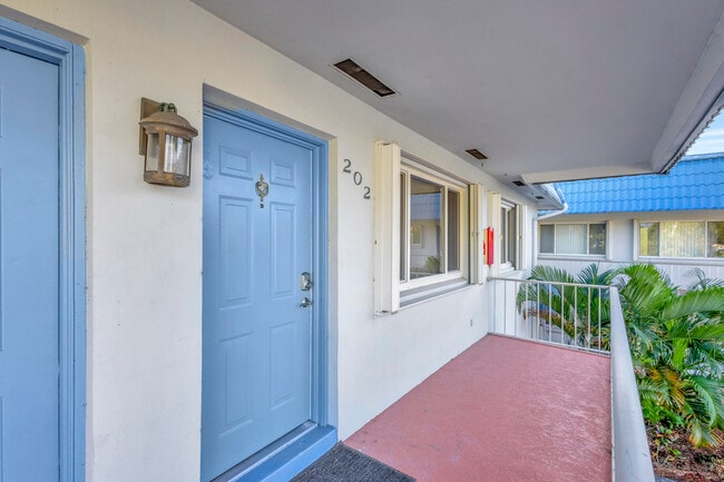 312 Southwind Ct in North Palm Beach, FL - Foto de edificio - Building Photo