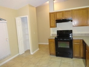 655 Belvedere Rd NW in Palm Bay, FL - Building Photo - Building Photo