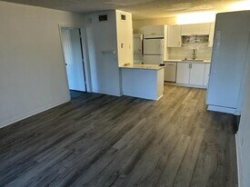 1106 Green Pine Blvd in West Palm Beach, FL - Building Photo