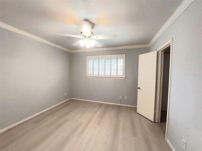 property at 7815 Small Leaf Cir