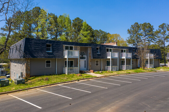 Creekside Apartments in Decatur, GA - Foto de edificio - Building Photo