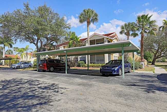 12670 Equestrian Cir in Ft. Myers, FL - Building Photo - Building Photo