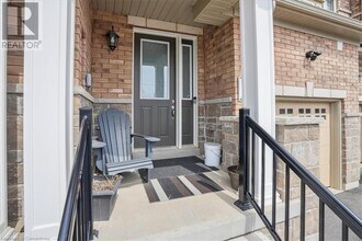 1069 Garner Rd E in Hamilton, ON - Building Photo - Building Photo