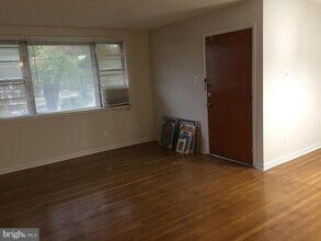 4042 Balwynne Park Rd in Philadelphia, PA - Building Photo - Building Photo
