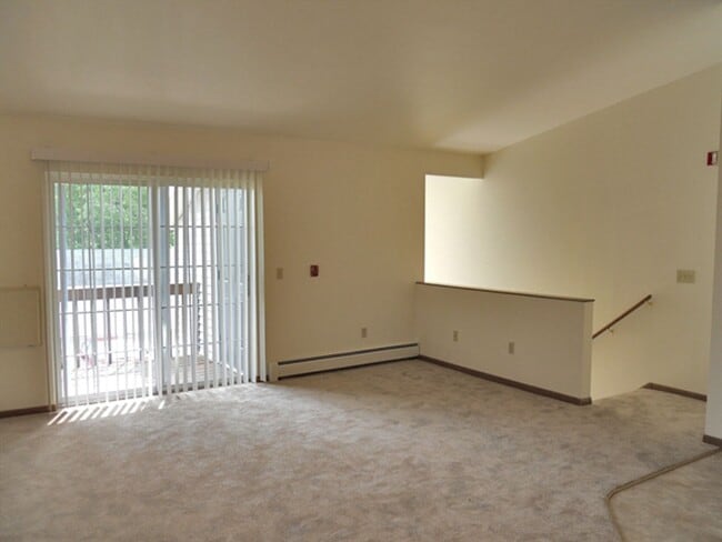 Riverwood Apartments in Mauston, WI - Building Photo - Building Photo