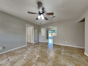 8515 Tidewater Trail in Tampa, FL - Building Photo - Building Photo