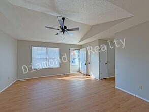 5770 S Pinehurst Ave in Springfield, MO - Building Photo - Building Photo