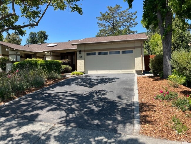 443 San Marin Dr in Novato, CA - Building Photo - Building Photo