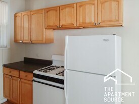 2202 W Foster Ave, Unit 2 in Chicago, IL - Building Photo