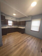 2714 W Walnut St in Milwaukee, WI - Building Photo - Building Photo