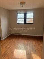 605 W E St in Elizabethton, TN - Building Photo