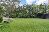 1147 W 21st St photo'