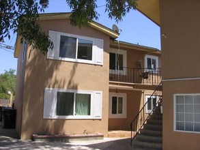 4019-4025 Winona Ave in San Diego, CA - Foto de edificio - Building Photo