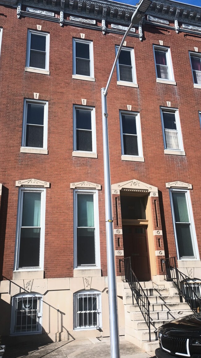 property at 906 N Fulton Ave