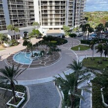 20201 E Country Club Dr in Aventura, FL - Building Photo - Building Photo