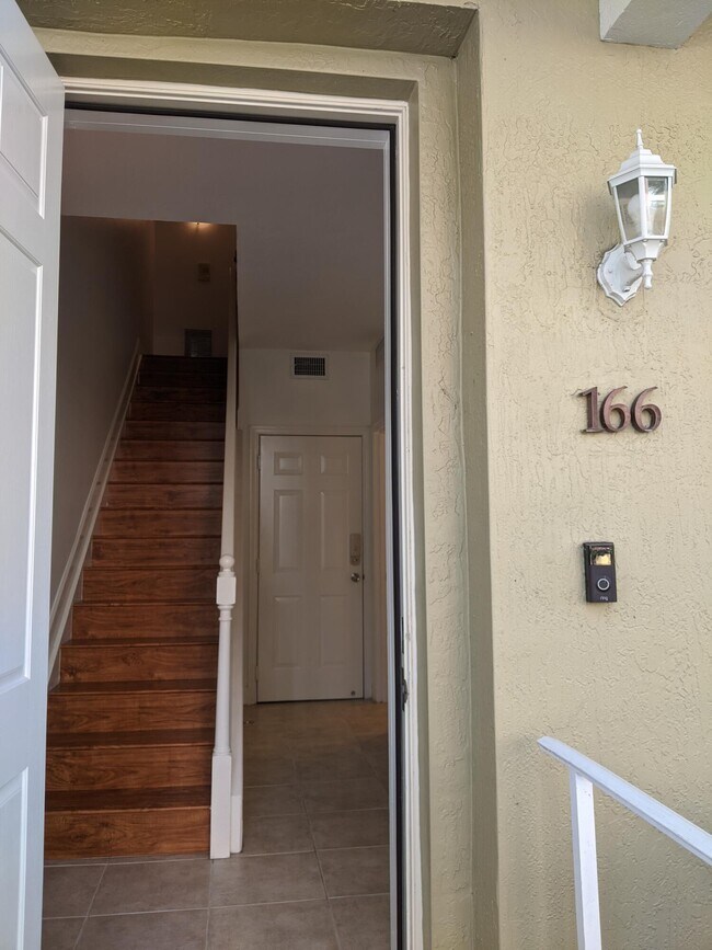 166 Moorings Dr in Lantana, FL - Building Photo - Building Photo