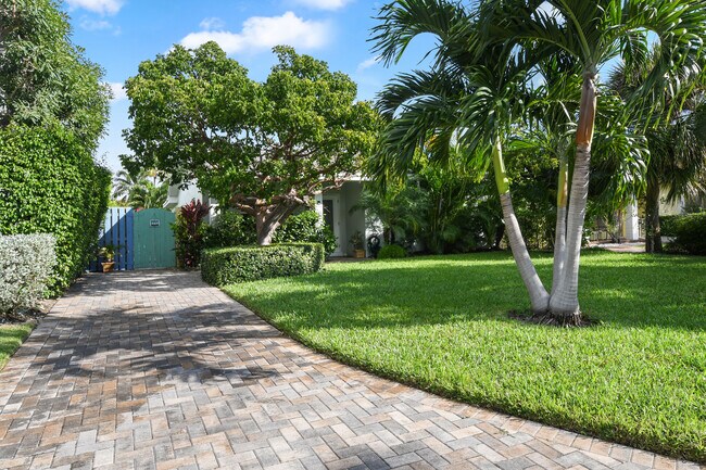 341 Murray Rd in West Palm Beach, FL - Building Photo - Building Photo