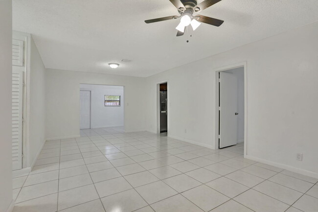 1341 NW 50th Ave in Lauderhill, FL - Building Photo - Building Photo