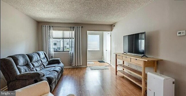 306 Summit House in West Chester, PA - Building Photo - Building Photo