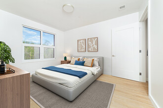 Walnut Knoll Apartments in Foxboro, MA - Building Photo - Building Photo
