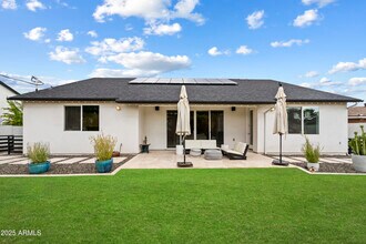 4617 E Cambridge Ave in Phoenix, AZ - Foto de edificio - Building Photo