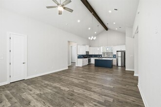 193 Waikakaaua Dr in Bastrop, TX - Building Photo - Building Photo